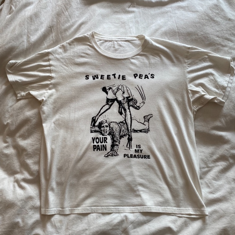 VINTAGE SWEETIE PEAS GRAPHIC TEE